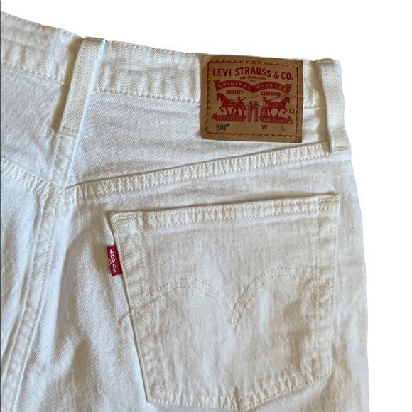 Levi’s 501 mid rise white jean shorts size 28 - Picture 5 of 5